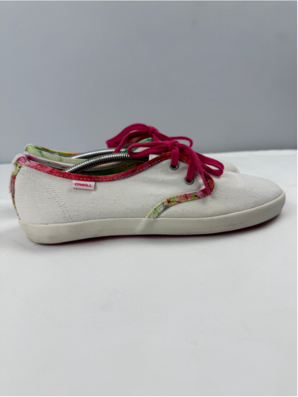 O'Neill White Canvas Sneakers Shoes Women Size 8.5